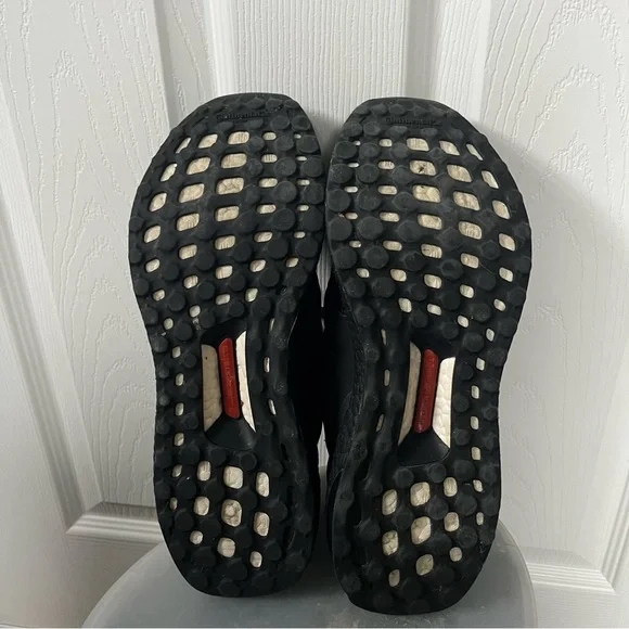 Adidas Ultraboost size 8.5 - Picture 6 of 6